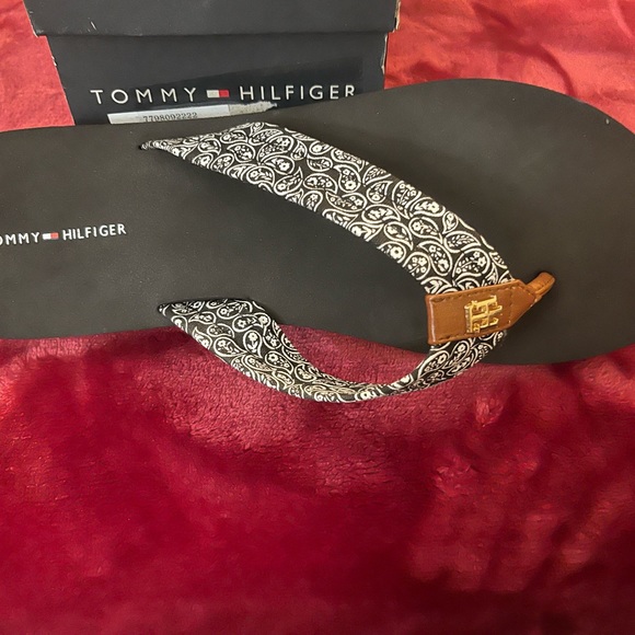 Tommy Hilfiger Slippers 11M - Picture 3 of 6